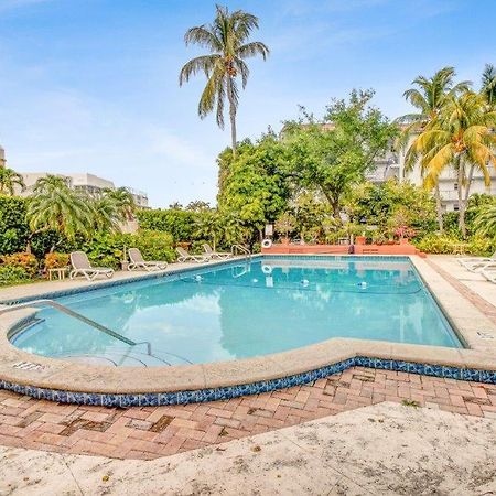 Mantell Plaza Apartments マイアミビーチ エクステリア 写真