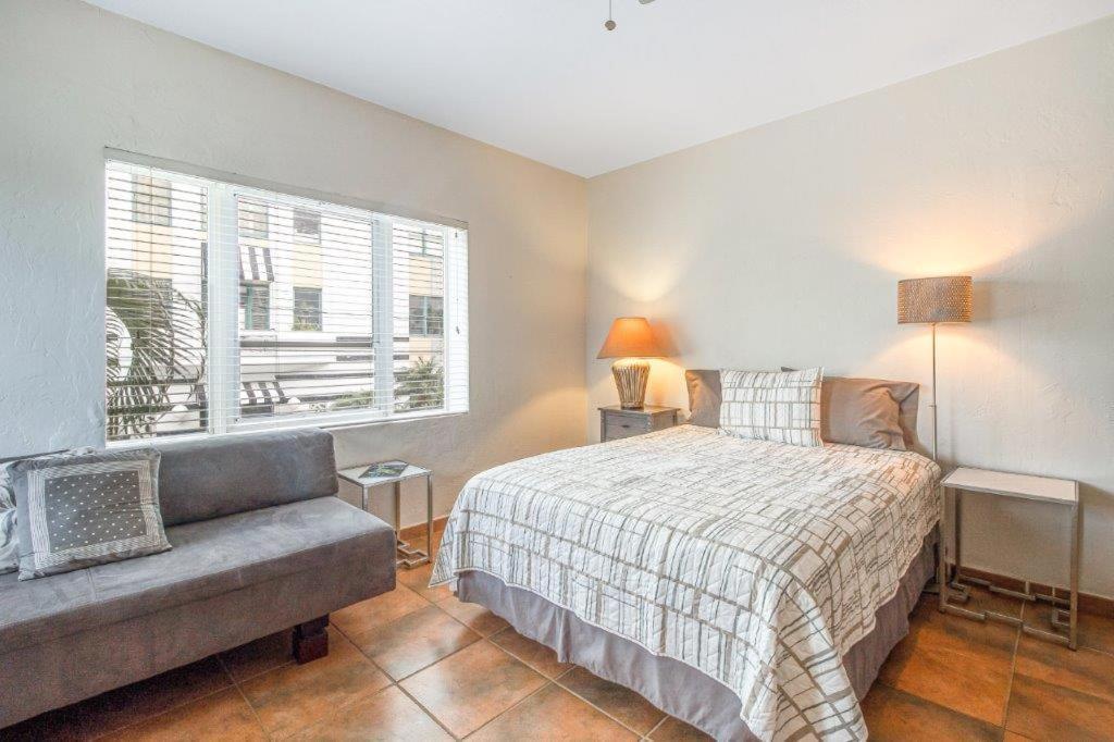 Mantell Plaza Apartments マイアミビーチ エクステリア 写真