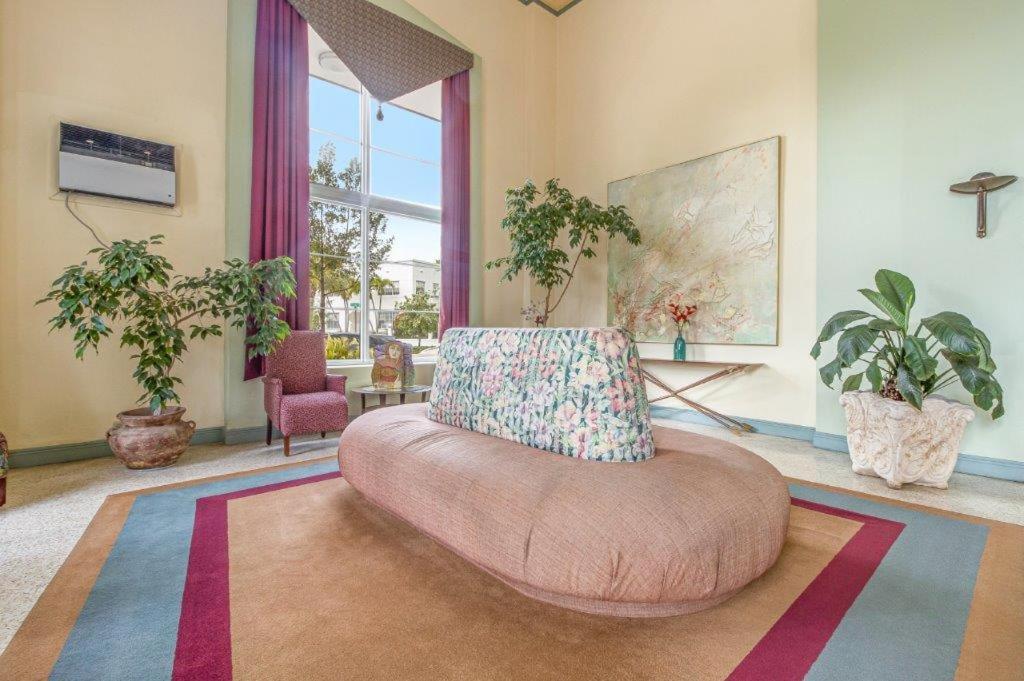 Mantell Plaza Apartments マイアミビーチ エクステリア 写真