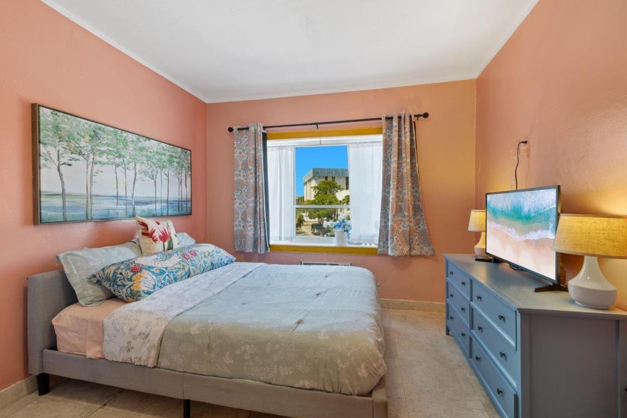 Mantell Plaza Apartments マイアミビーチ エクステリア 写真